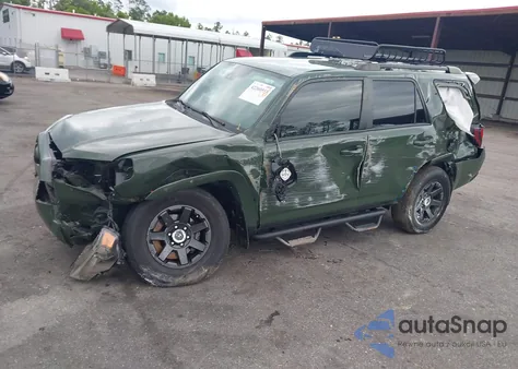 2022 Toyota 4Runner Trail Special Edition из США, поврежденный, VIN JTETU5JR1N6012959